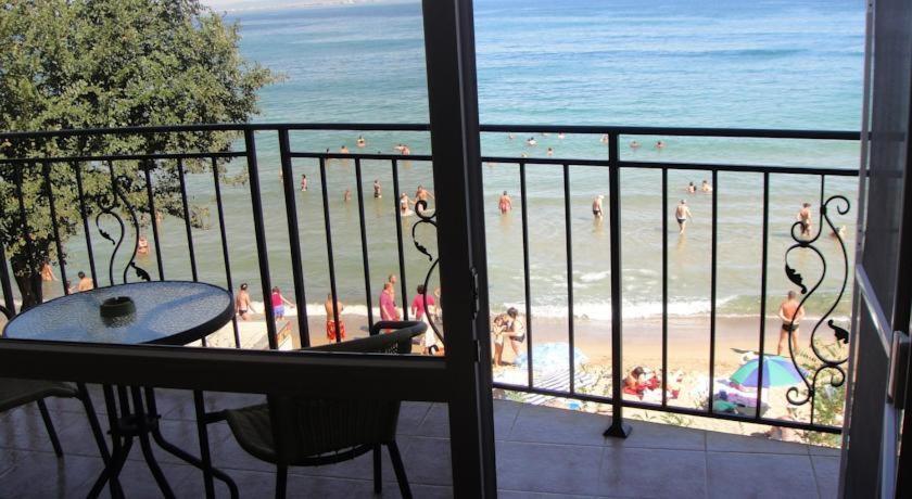 Villa Lazuren Bryag 2 Csernomorec Szoba fotó