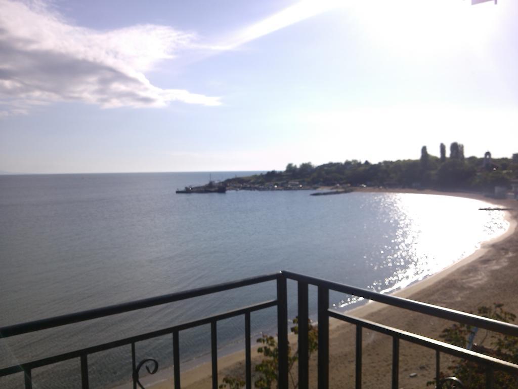 Villa Lazuren Bryag 2 Csernomorec Szoba fotó